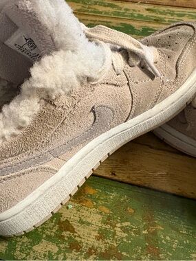 Nike Air Jordan 1 Low SE Sherpa Fleece Sneakers - Size 5.5